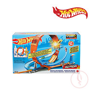 Hot Wheels GTV14 Massive Loop Mayhem Track Set, Ages 5+